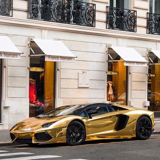 Ngắm dàn xe khủng của tỷ phú Ảrập mang sang châu Âu du lịch - 12 Ngắm dàn xe khủng của tỷ phú Ảrập mang sang châu Âu du lịch - 12