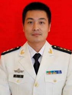 Máy bay chiến đấu J-15 gặp nạn: Cú giáng mạnh vào tham vọng của hải quân Trung Quốc - 2
Phi công Zhang Chao đã thiệt mạng trong vụ tai nạn máy bay J-15 (Ảnh: Nhân dân Nhật báo)