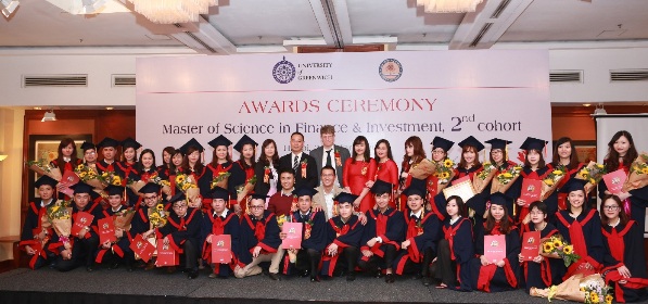 Tuyển sinh Cử nhân và Thạc sỹ tại Học viện Tài chính - Khai giảng tháng 10/2016 - 2
Lễ trao bằng cho các tân Thạc sỹ Tài chính và Đầu tư khóa 2 tại Hà Nội (26/3/2016).