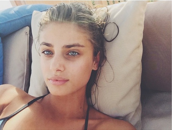 Ngắm mặt mộc của thiên thần Victoria's Secret - 23 Taylor Hill
