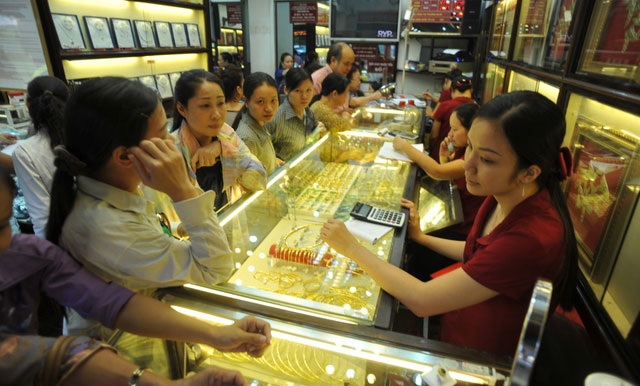 Giá vàng biến động, chênh lệch 1 triệu đồng/lượng - 1 Giá vàng biến động, chênh lệch 1 triệu đồng/lượng - 1