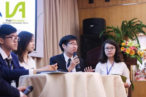 DHS Việt tại Mỹ tung 4 dự án “truyền lửa du học” hấp dẫn hè này - 2
Đây sẽ là năm thứ 12 VietAbroader tổ chức chương trình chuyền đuốc tới bạn trẻ trong nước.