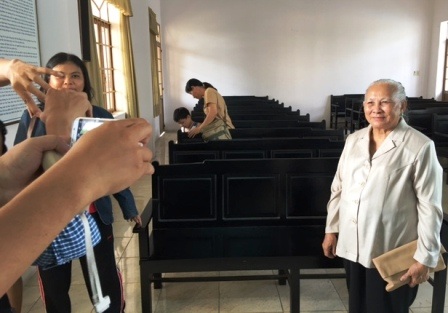 Sau vụ UBND quận 2 thua kiện, chính quyền sẽ ứng xử thế nào với người dân? - 2
Bà Trường cho biết đây là vụ án mà gia đình bà ròng rã chờ đợi đưa ra xét xử gần 6 năm qua.