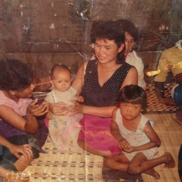 Kỳ diệu chuyện cô gái Thái không chân làm mẹ - 2
Cô gái bé nhỏ ra đời rất xinh xắn nhưng lại không có chân