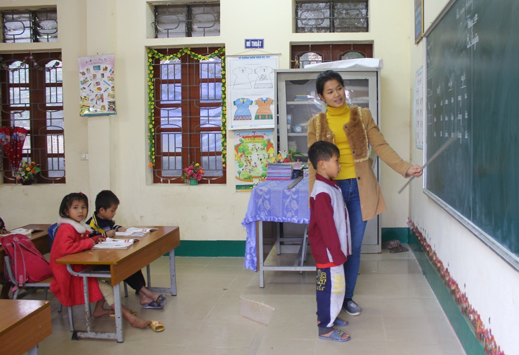 Tính theo số biên chế dạy 2 buổi/ngày (1,5 giáo viên/lớp) thì tỉnh Nghệ An thiếu tới 2.026 GV tiểu học.