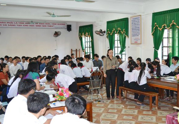 Nhiều kiến nghị gửi tới tân Bộ trưởng Bộ Giáo dục Phùng Xuân Nhạ - 1 Sinh họa chuyên môn theo hướng nghiên cứu bài học ở Anh Sơn (Nghệ An).
