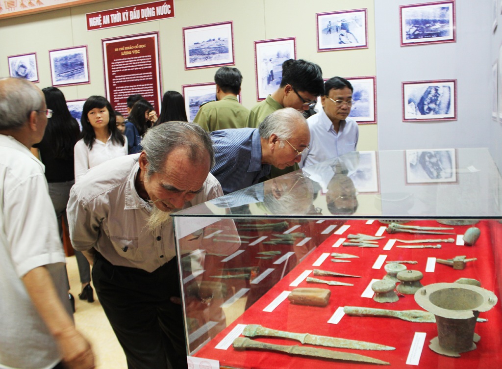 Triển lãm tinh hoa cổ vật xứ Nghệ - 5 Triển lãm thu hút sự quan tâm của các nhà nghiên cứu văn hóa.