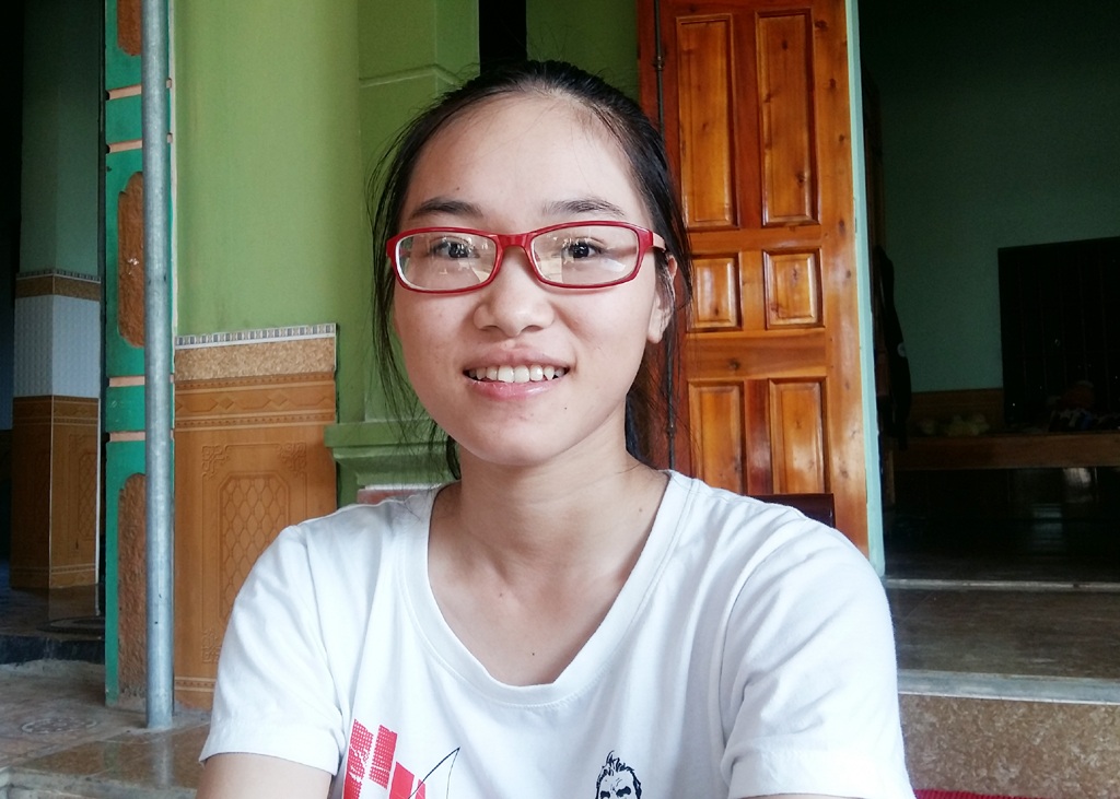 Từ chối trường Y, nữ sinh xứ Nghệ quyết tâm trở thành Cảnh sát - 1 Với 27,85 điểm, Hoàng Thị Phượng có tên trong danh sách Top 100 thí sinh có điểm khối A cao nhất cả nước kỳ thi THPT quốc gia 2016.