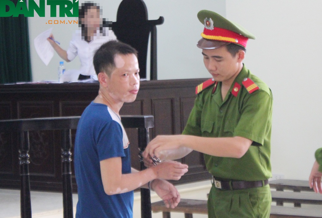 Bà ngoại bị hại xin tòa xử án treo kẻ “làm bậy” với cháu mình - 1 Bị cáo Vi Trọng Tuấn.