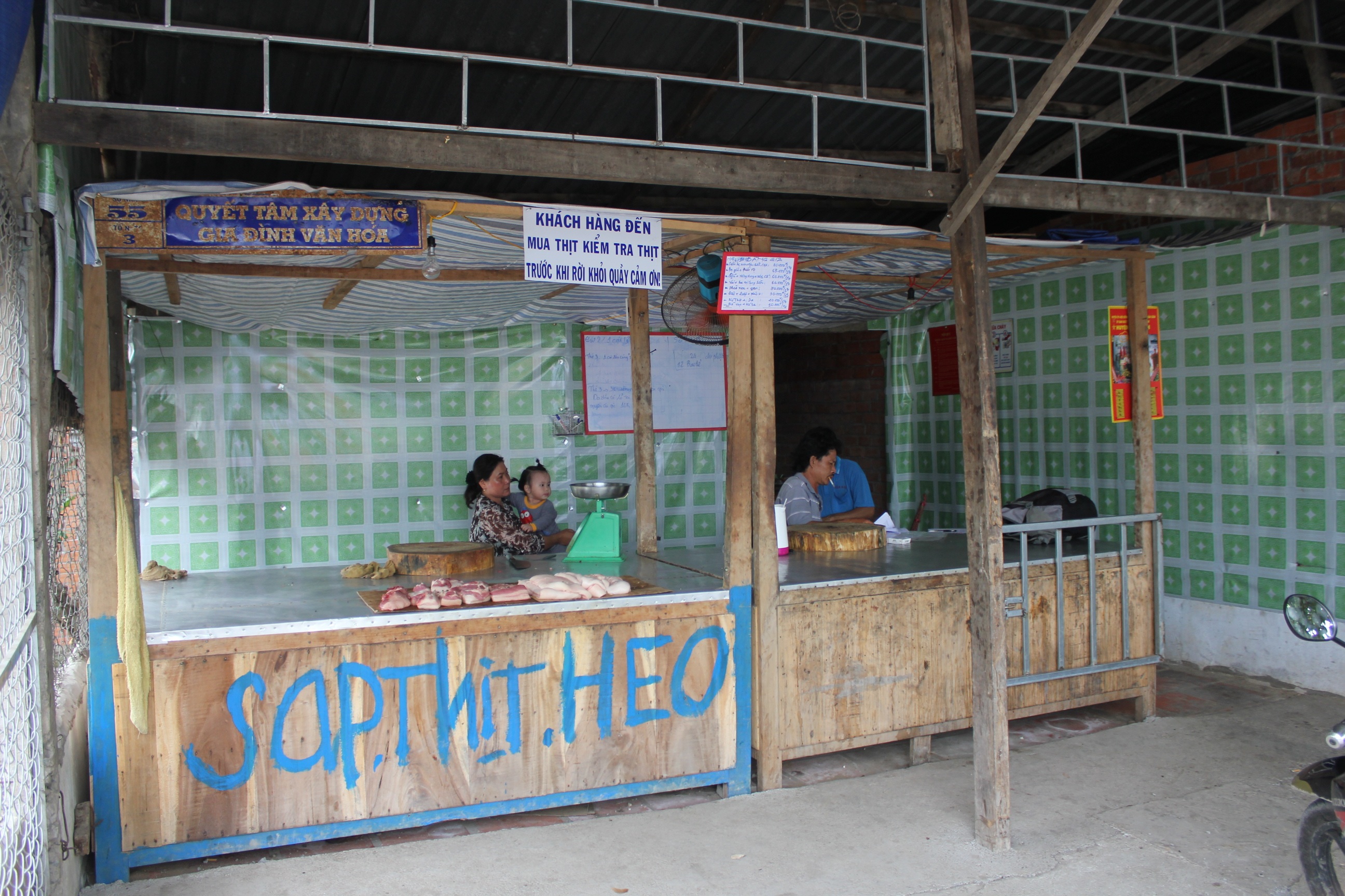 Hy hữu: Bị đình chỉ kinh doanh vì… địa điểm quá thuận lợi - 1