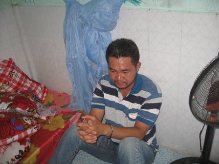 
Đối tượng Tuấn bị bắt giữ để điều tra hành vi tàng trữ, mua bán trái phép chất ma túy
