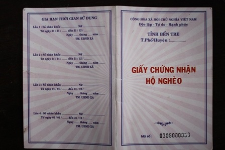 
Giấy chứng nhận hộ nghèo của gia đình ông Cư
