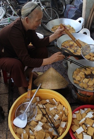 Chế biến những món chay phục vụ người nghèo