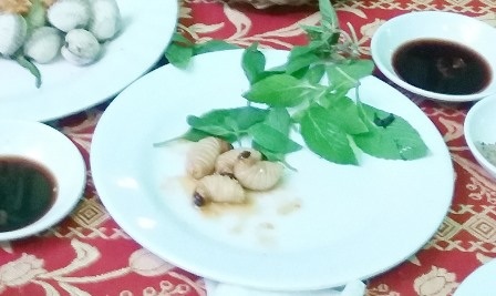 Bắt quả tang một cơ sở kinh doanh đuông dừa - 2 Đuông dừa được chế biến, bán với giá 10 ngàn đồng/con