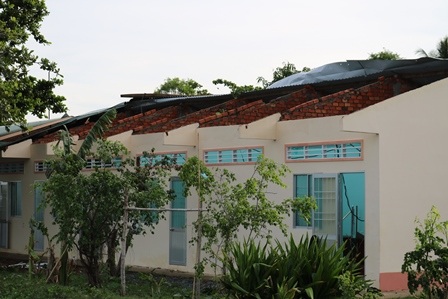 Ban chỉ huy quân sự huyện hỏng nặng vì lốc xoáy - 1