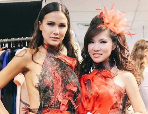 Ca sĩ gốc Việt Kavie Trần “đọ dáng” siêu mẫu quốc tế tại New York - 5 Ca sĩ gốc Việt Kavie Trần “đọ dáng” siêu mẫu quốc tế tại New York - 5