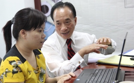 TS. Nguyễn Trí Hiếu: Coi chừng “bẫy” tín dụng đen - 2 TS Nguyễn Trí Hiếu khuyên người dân nên cẩn trọng khi vay tiêu dùng, tránh xa tín dụng đen (Ảnh: Hoàng Giang)