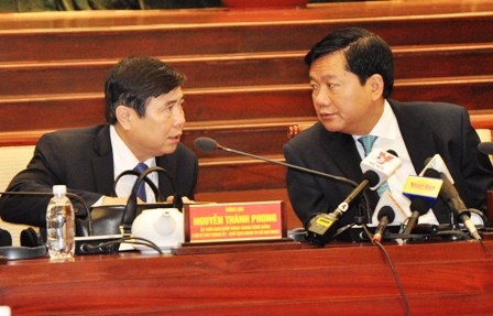 Đường dây nóng của Bí thư Thăng “cháy máy”, người trực “rát tai” - 1 Hợp nhất đường dây nóng của Bí thư Đinh La Thăng và Chủ tịch Nguyễn Thành Phong bằng tổng đài 1022