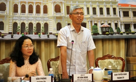 Gần 700 cuộc “quấy nhiễu” đường dây nóng của Bí thư Thăng - 2 Ông Võ Văn Hoan, Chánh Văn phòng UBND TP khuyến nghị phát huy các đầu số 113, 114, 115, đường dây nóng của các báo...