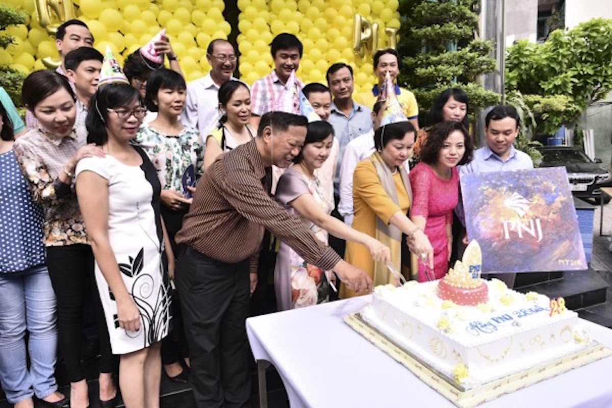 Mới nửa năm 2016, lợi nhuận trước thuế PNJ tăng 116% - 1 Sinh nhật lần thứ 28 của PNJ, rực rỡ tuổi thanh xuân