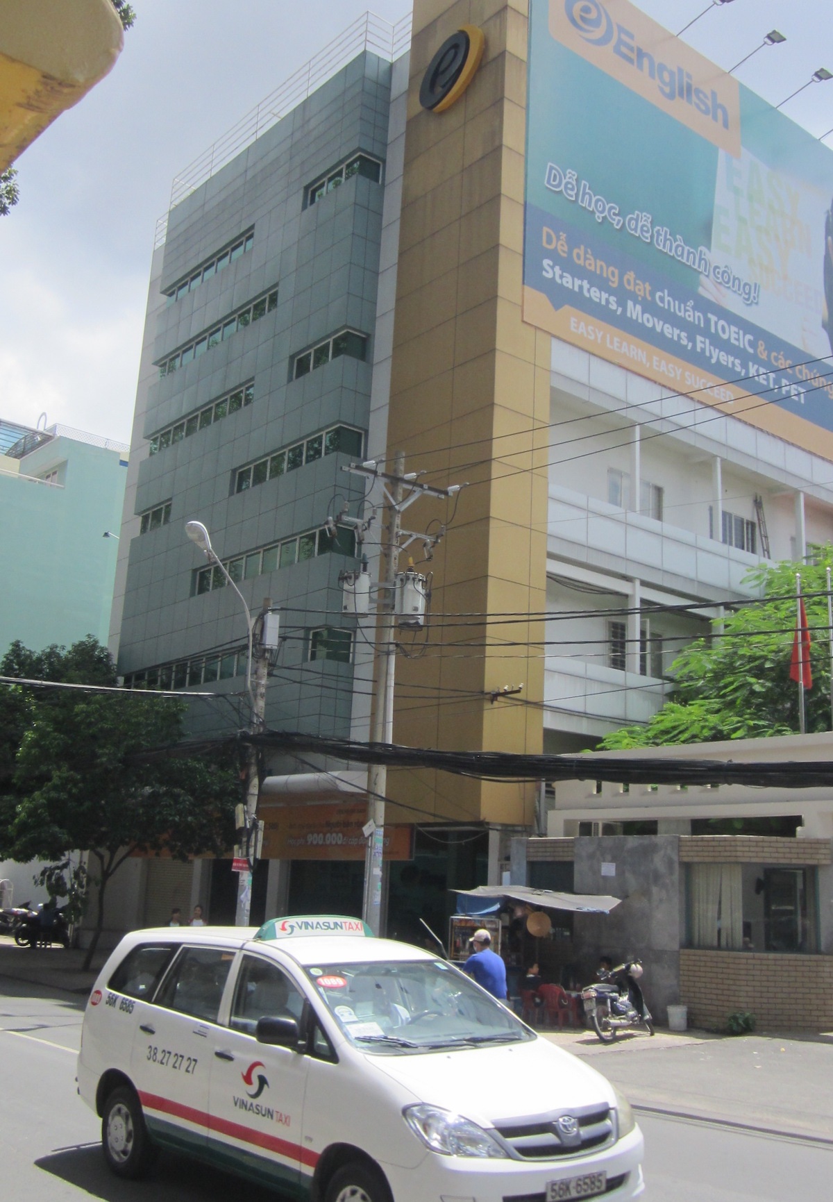 Số phận căn nhà vẫn lơ lửng