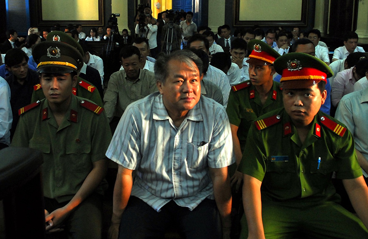 Cái "bắt tay" giữa ông Phạm Công Danh và bà Sáu Phấn: Ván bài... "bịp" - 1 Hành vi tương tự gây ra cho Trust Bank nhưng hiện chỉ mình ông chủ tập đoàn Thiên Thanh ngã ngựa