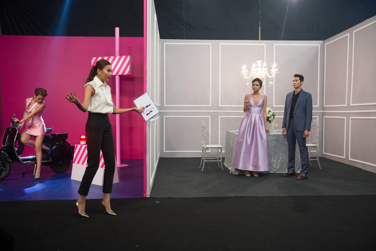 Thanh Hằng diện trang sức cưới tiền tỷ trong lễ cưới - 8