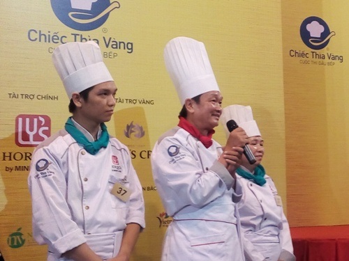 Chiếc Thìa Vàng 2016: Thi một ngày đàng, học một sàng kinh nghiệm - 4 Đội 37 - nhà hàng Tấn Phát: Cả nhà cùng thi Chiếc Thìa Vàng