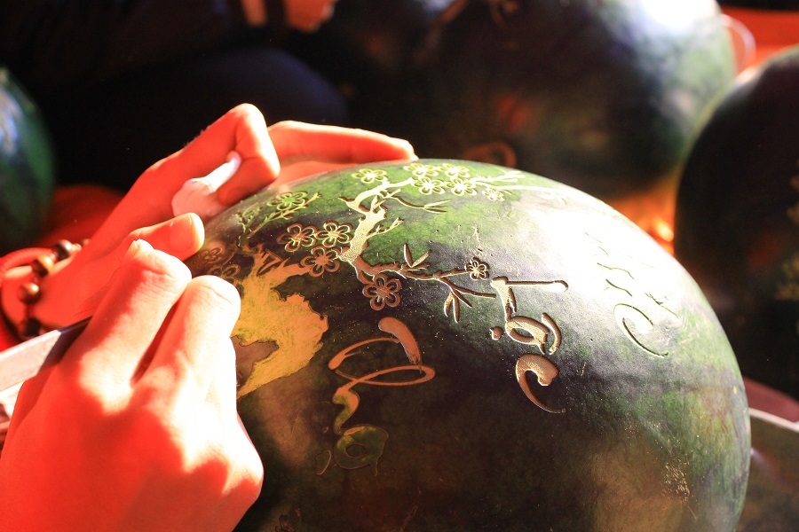 Tại đây luôn có 5 - 6 thợ làm việc liên tục (Ảnh: Hà Trang)