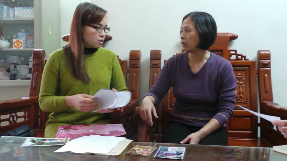 Hai vụ trao nhầm con ở Hà Nội: Hy vọng chợt lóe rồi lại tắt - 1 Trong suốt 3 năm qua, chị Hiền và người mẹ hiện tại của mình - bà Phan Thị Tuyết Hoa đã gõ cửa nhiều cơ quan chức năng với hy vọng tìm ra manh mối thân nhân