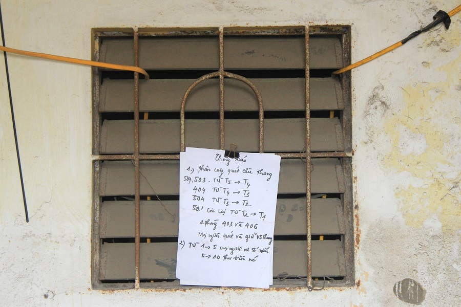 
Bảng phân công lịch trực vệ sinh của người dân.
