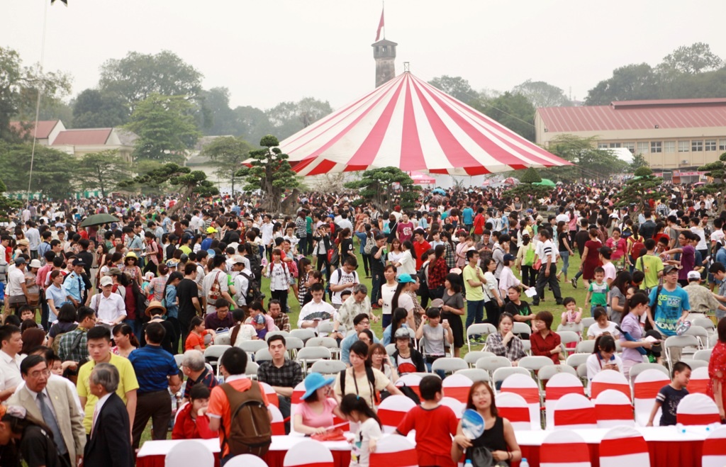 Lễ hội hoa anh đào năm nay có khá nhiều hoạt động bên lề nhằm giới thiệu, quảng bá hình ảnh, văn hóa và đất nước Nhật Bản, tăng tình đoàn kết hữu nghị giữa hai nước