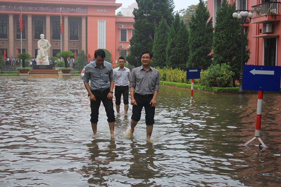 Hà Nội sáng 25/5: Sông nước và xe nhìn từ trên cao - Ảnh 17.