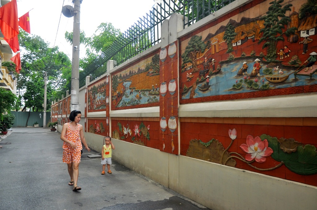 Sau khi con đường hoàn thành, rất nhiều người đã tìm đến đây để chụp ảnh. Nhiều người vẫn thường gọi con ngõ này là tuyến đường kiểu mẫu hoặc đường gốm có một không hai.