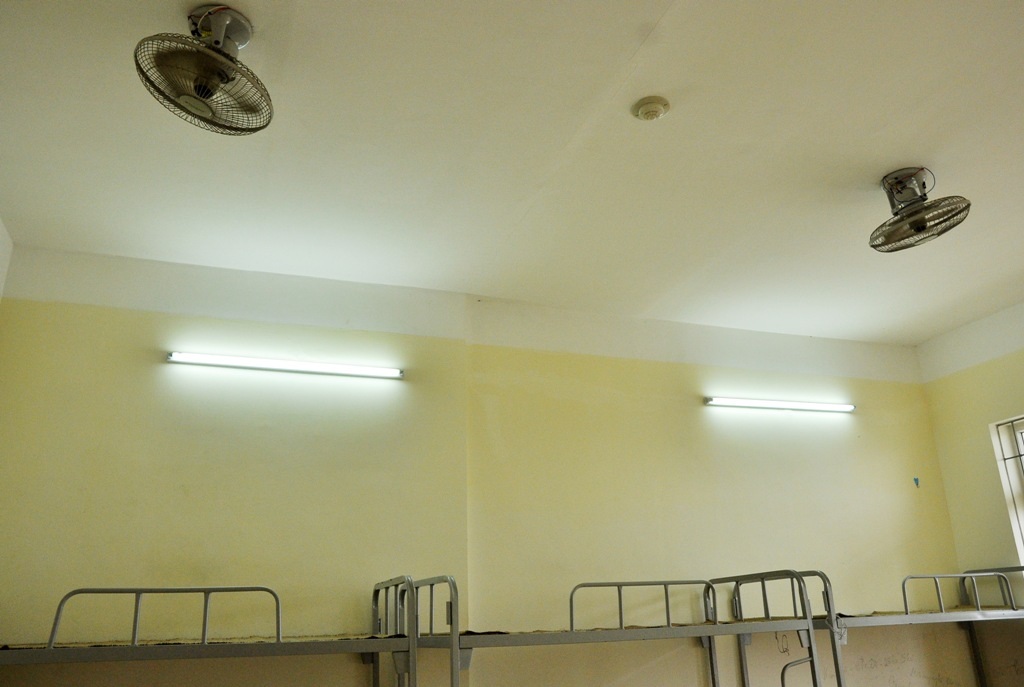 
Hệ thống điện, nước, quạt mát khá tiện nghi.
