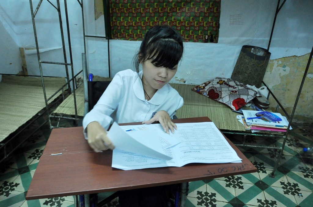 Hà Anh thích học tiếng Anh, em cho biết trong buổi thi Ngoại ngữ em làm được khoảng 80-90% bài thi