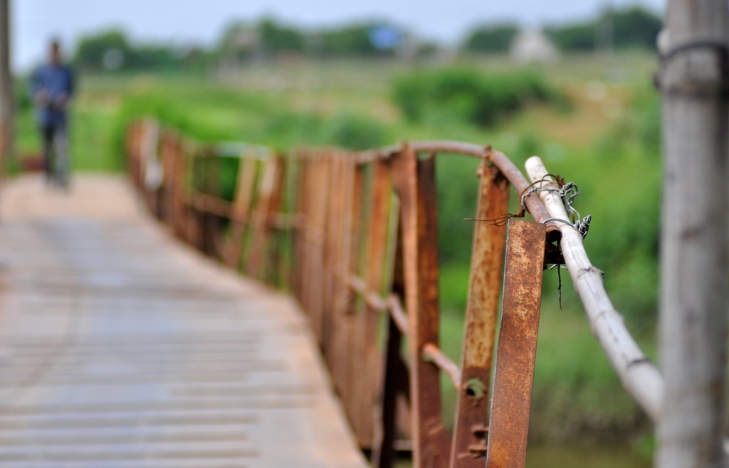 Cây cầu mục nát "có một không hai" ở Hà Nội - 5