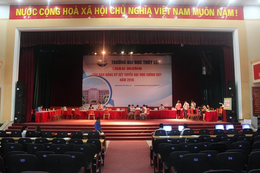 Trường ĐH Thủy Lợi vắng vẻ thí sinh đến nộp hồ sơ xét tuyển