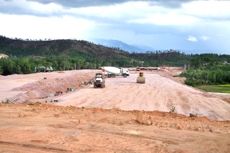 Tỉnh Quảng Nam lo ngại tuyến đường cao tốc gây tình trạng ngập úng do thoát lũ không kịp