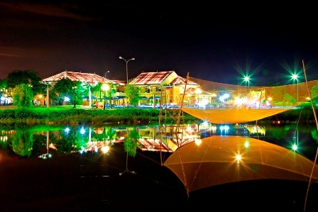 Dàn rớ không phải để bắt cá mà chỉ dùng cho trang trí trên sông Hoài