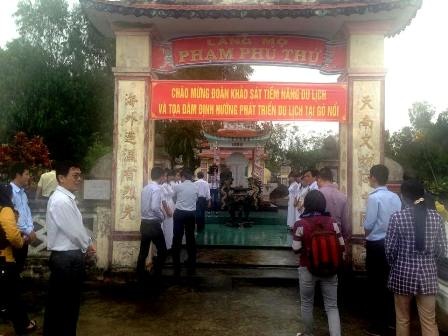 Khảo sát tài nguyên du lịch vùng Gò Nổi - 3 Lăng mộ cụ Phạm Phú Thứ