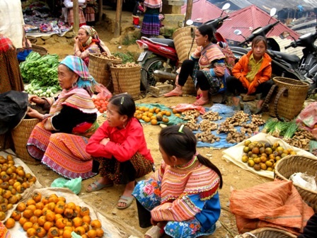 Đến Lào Cai nhớ khám phá chợ phiên Bắc Hà - 3