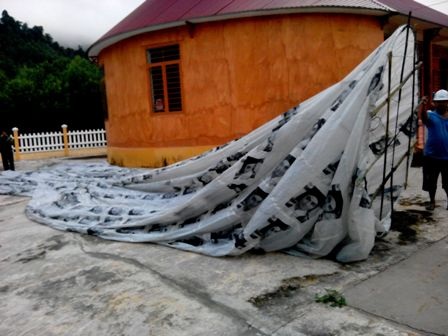 Quả cầu “lạ” khổng lồ rơi xuống Quảng Nam - 4 Quả cầu “lạ” khổng lồ rơi xuống Quảng Nam - 4