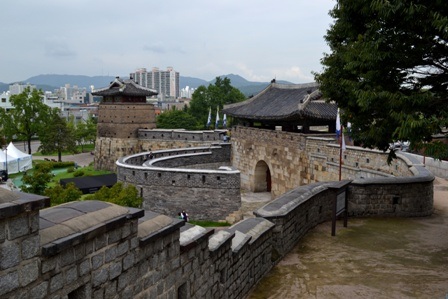 Khám phá pháo đài quân sự Hwaseong ở Hàn Quốc - 5 Khám phá pháo đài quân sự Hwaseong ở Hàn Quốc - 5