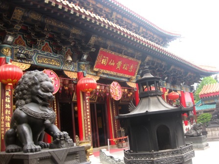 Thăm ngôi đền linh thiêng nhất ở Hồng Kông - 6