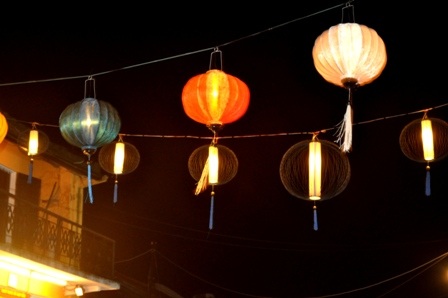 Đèn lồng luôn là nét quyến rũ của Hội An