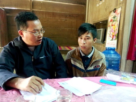 Quảng Nam: “Sếp” Phó Viện kiểm sát cấp huyện bị tố "ép" người phải vào lao lý - 2 Phạm Anh Quốc trao đổi với PV Dân trí ngày 11/3