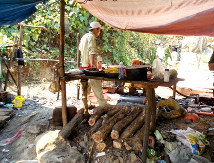 Vụ ngạt khí làm 4 người tử vong: Địa phương không biết là khai thác gì!? - 4
