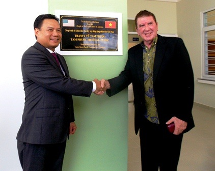 Lãnh đạo tỉnh Quảng Nam và Bộ Tư lệnh Thái Bình Dương Hoa Kỳ giao nhận Trạm y tế