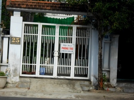 Nhà trọ chung cảnh ế ẩm vì không có thí sinh thuê - 2
